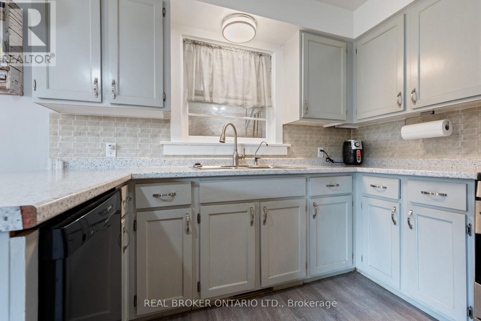 1899 Hwy 3, Norfolk, Ontario  N4B 2W6 - Photo 8 - X12940656