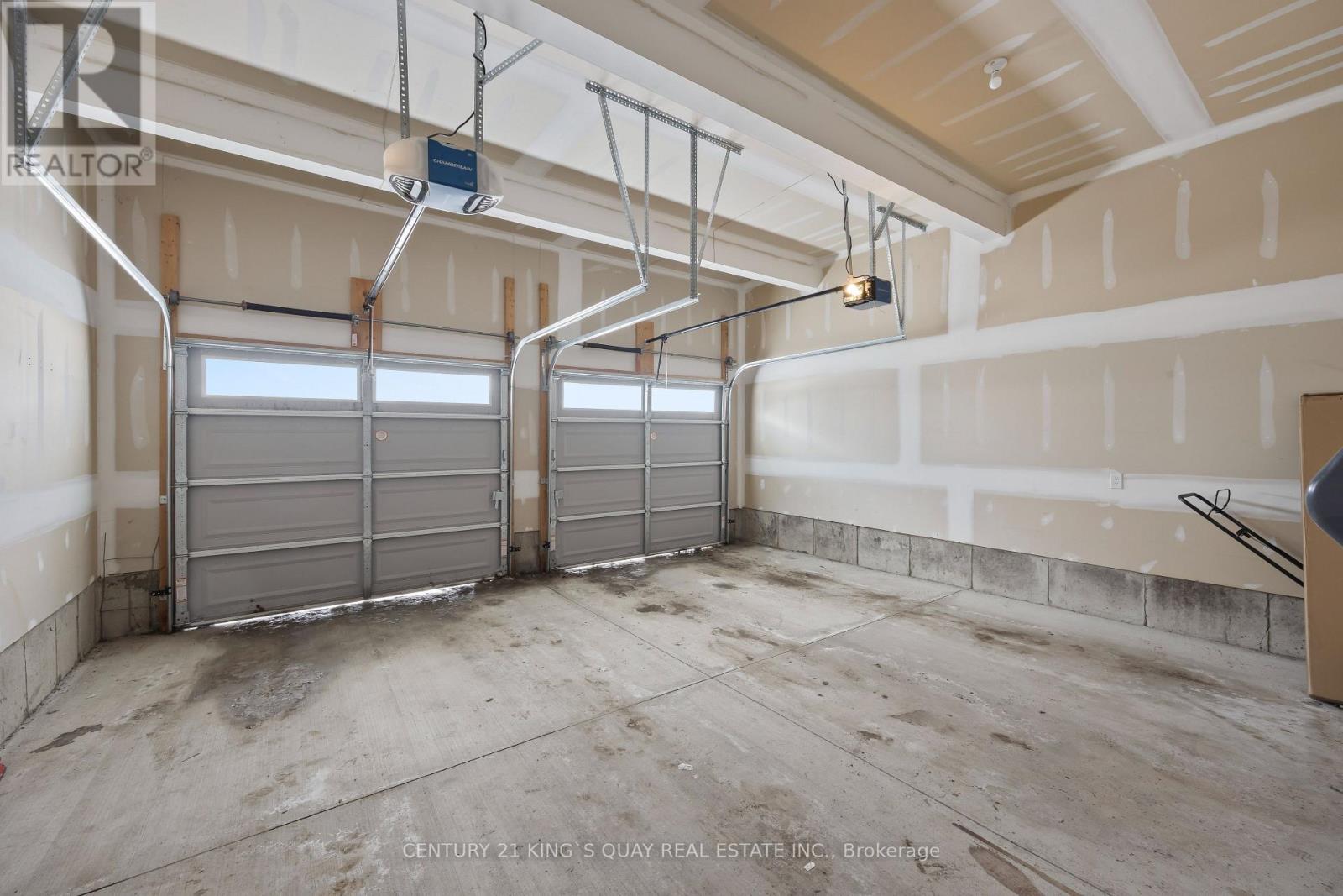 471 Sophia Crescent, London North, Ontario  N6G 0T5 - Photo 35 - X12940684