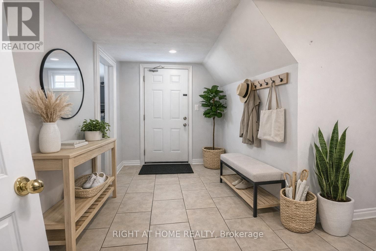 Lower - 67 Brentwood Drive, Hamilton, Ontario  L8T 3W2 - Photo 2 - X12940702