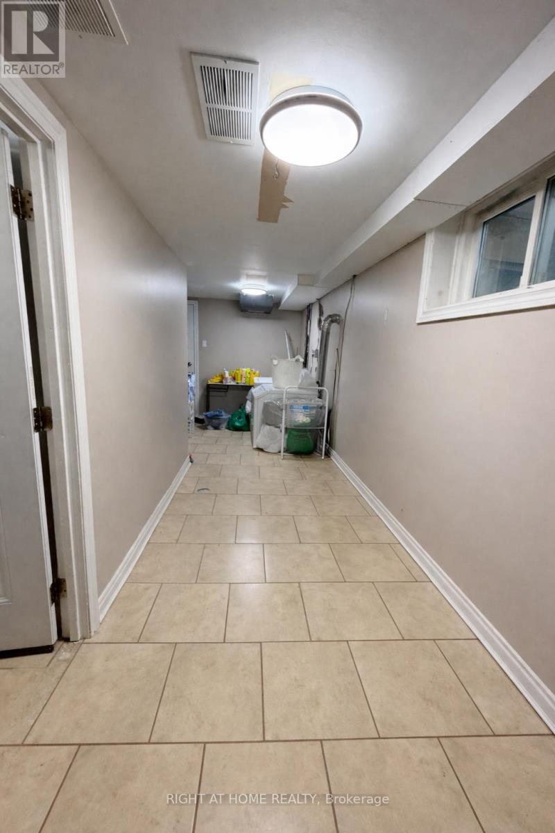 Lower - 67 Brentwood Drive, Hamilton, Ontario  L8T 3W2 - Photo 7 - X12940702