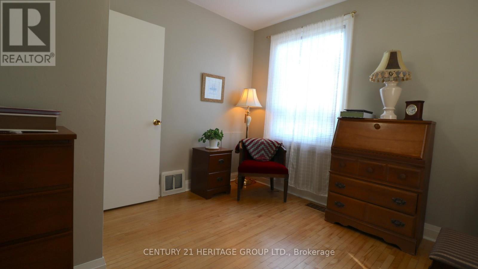 944 Garth Street, Hamilton, Ontario  L9C 4L2 - Photo 15 - X12940764