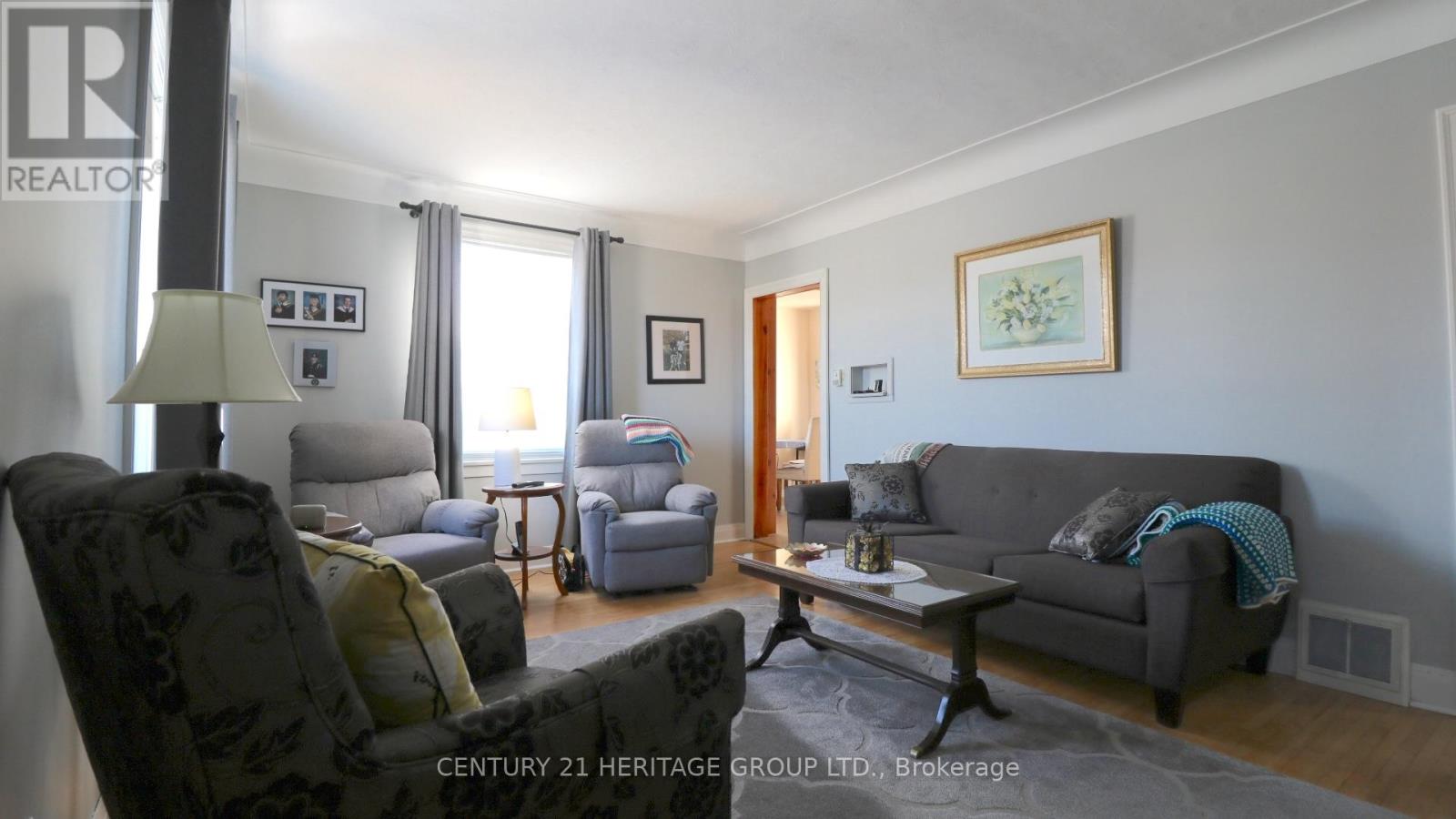 944 Garth Street, Hamilton, Ontario  L9C 4L2 - Photo 9 - X12940764