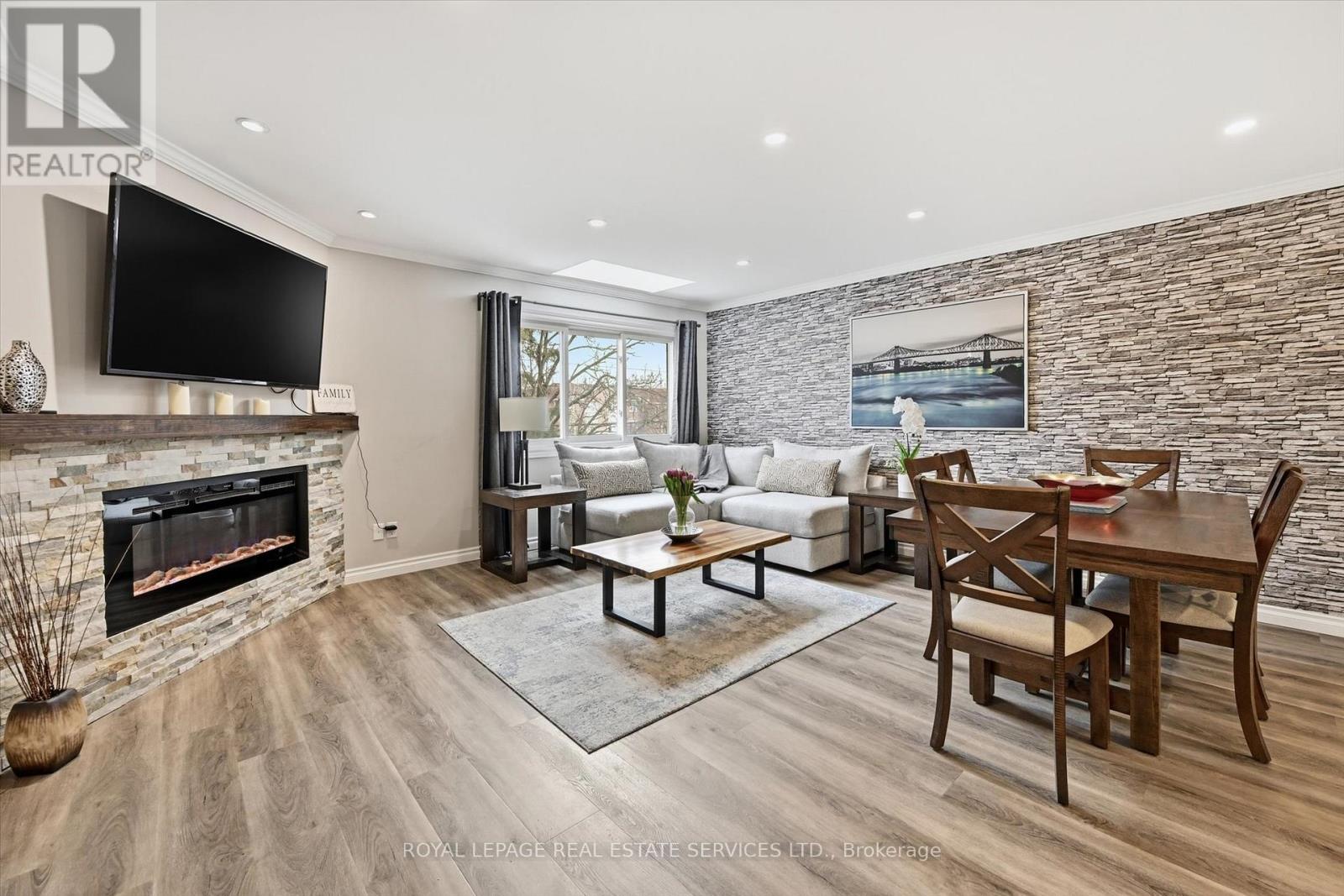 51 - 26 Moss Boulevard, Hamilton, Ontario  L9H 6W8 - Photo 4 - X12940766