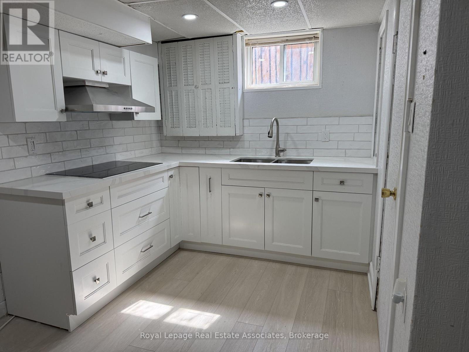 Lower - 60 Toby Crescent, Hamilton, Ontario  L8T 2N8 - Photo 3 - X12940776