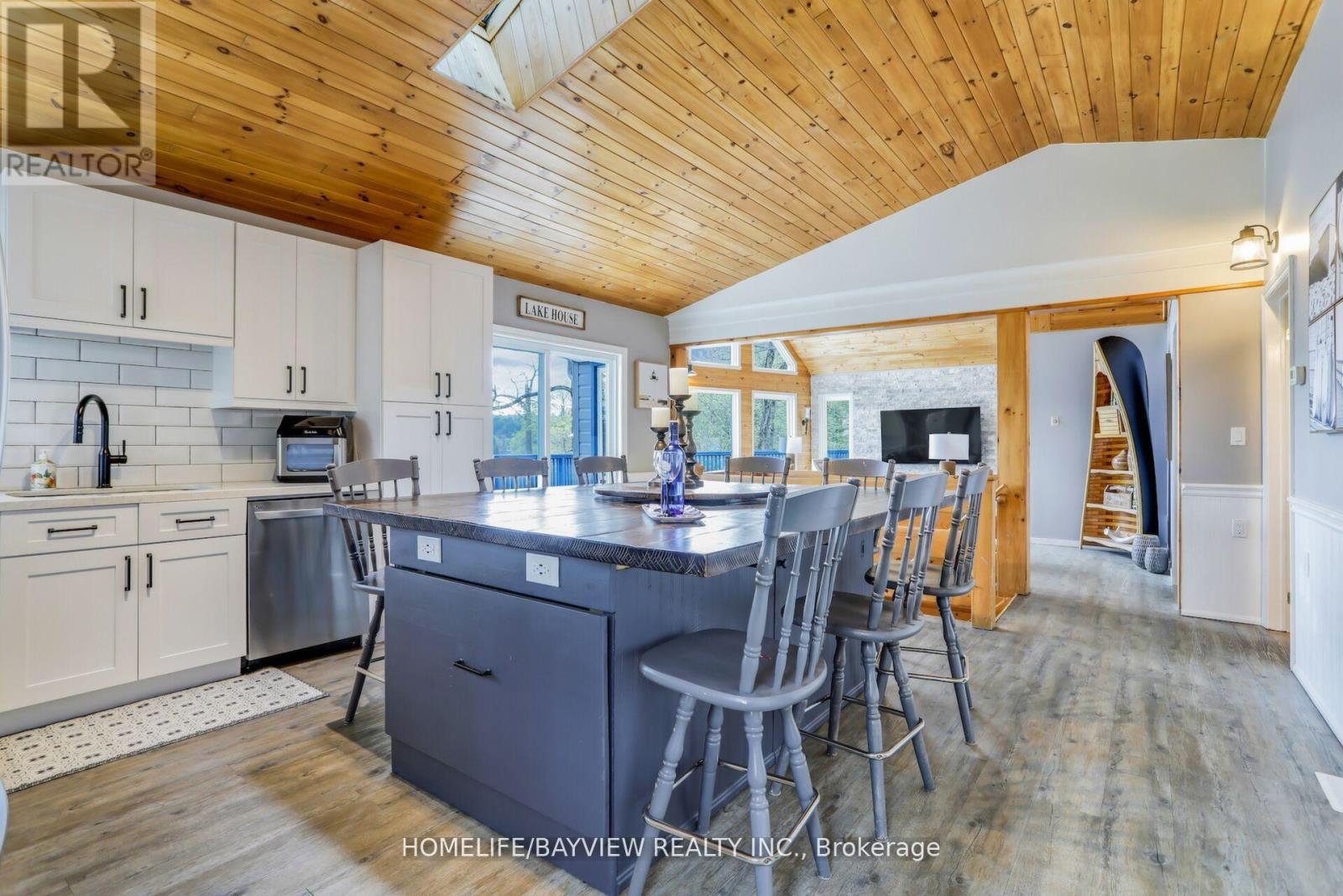 19243 Hwy 35 Highway, Algonquin Highlands, Ontario  K0M 1J2 - Photo 19 - X12940780