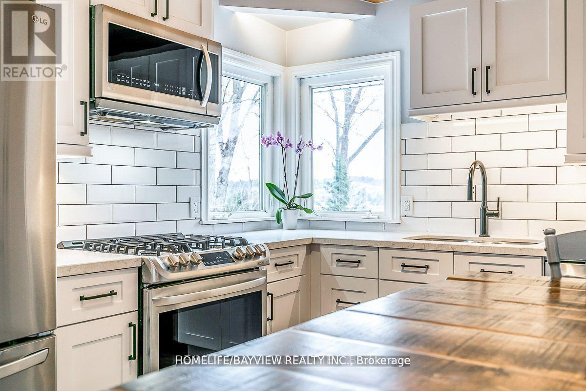 19243 Hwy 35 Highway, Algonquin Highlands, Ontario  K0M 1J2 - Photo 21 - X12940780