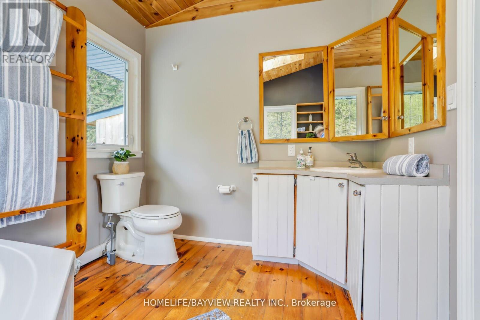 19243 Hwy 35 Highway, Algonquin Highlands, Ontario  K0M 1J2 - Photo 32 - X12940780