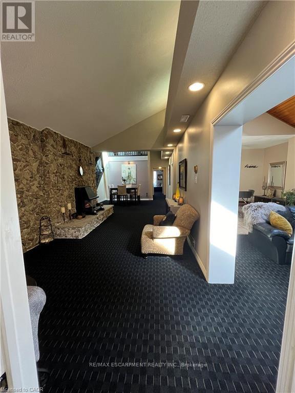 A - 56 King Street W, Hamilton, Ontario  L9H 1T8 - Photo 5 - X12940822