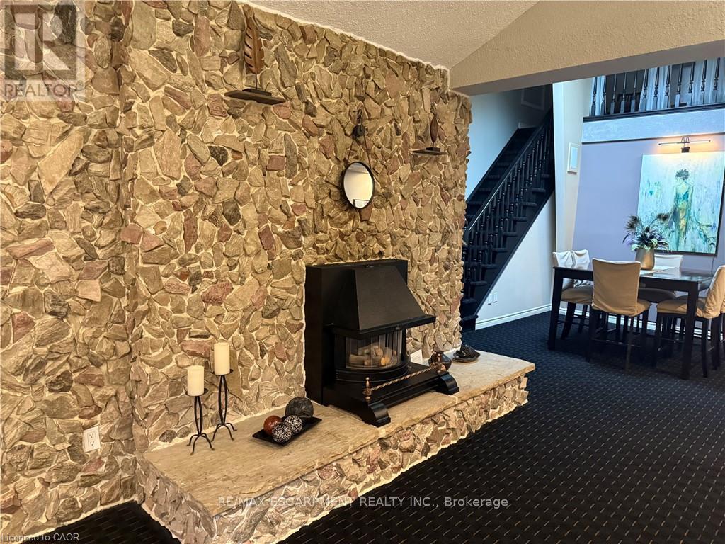 A - 56 King Street W, Hamilton, Ontario  L9H 1T8 - Photo 8 - X12940822