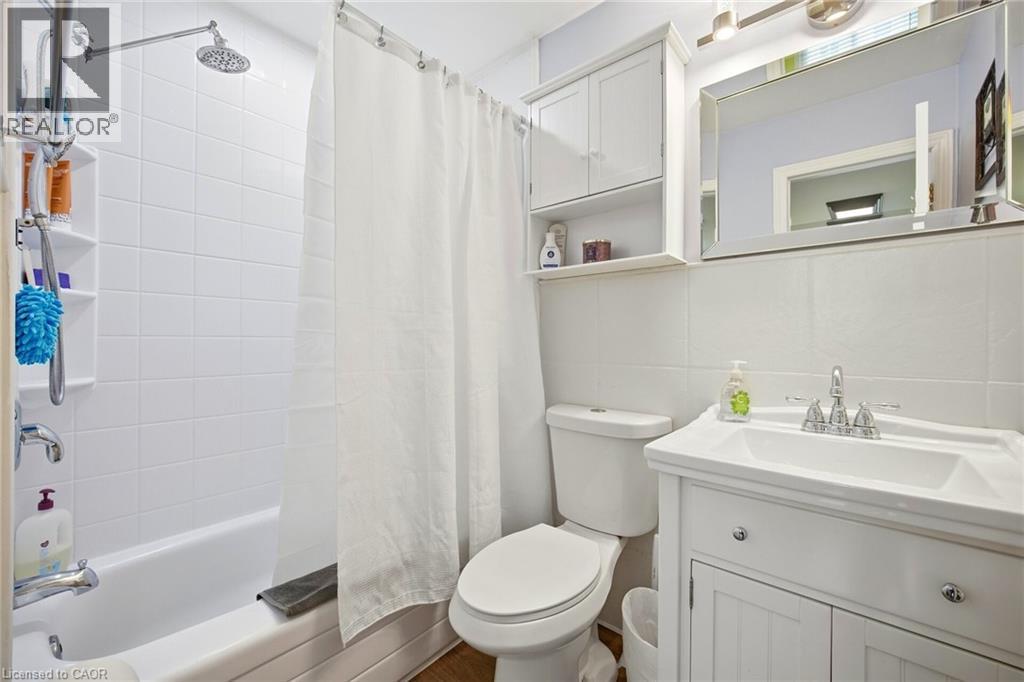 204 Medina Court, Oshawa, Ontario  L1J 7E1 - Photo 12 - 40811276