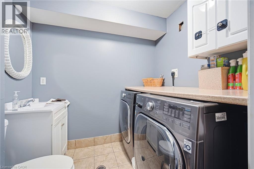 204 Medina Court, Oshawa, Ontario  L1J 7E1 - Photo 18 - 40811276