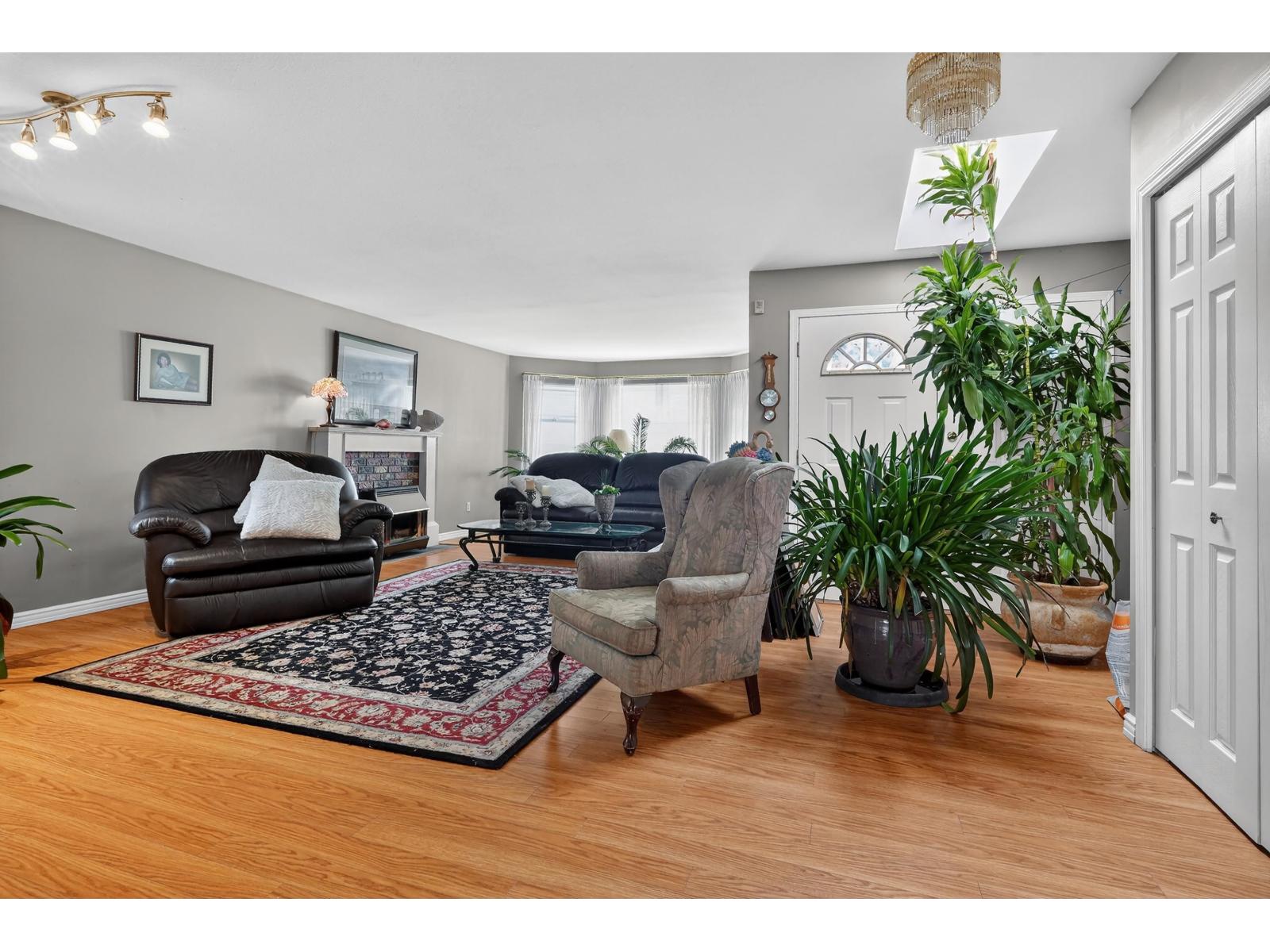 18167 16 Avenue, Surrey, British Columbia  V3S 9V2 - Photo 4 - R3100781