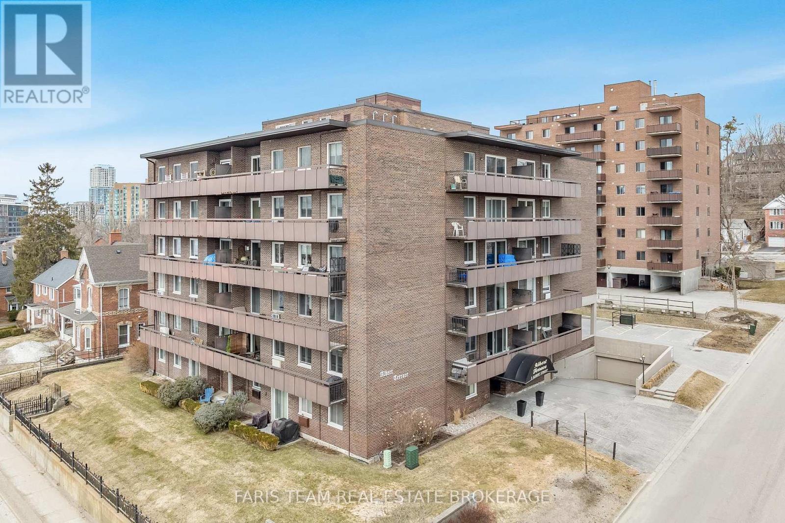 48 - 2 Albert Street, Barrie, Ontario  L4M 3S4 - Photo 2 - S12931876