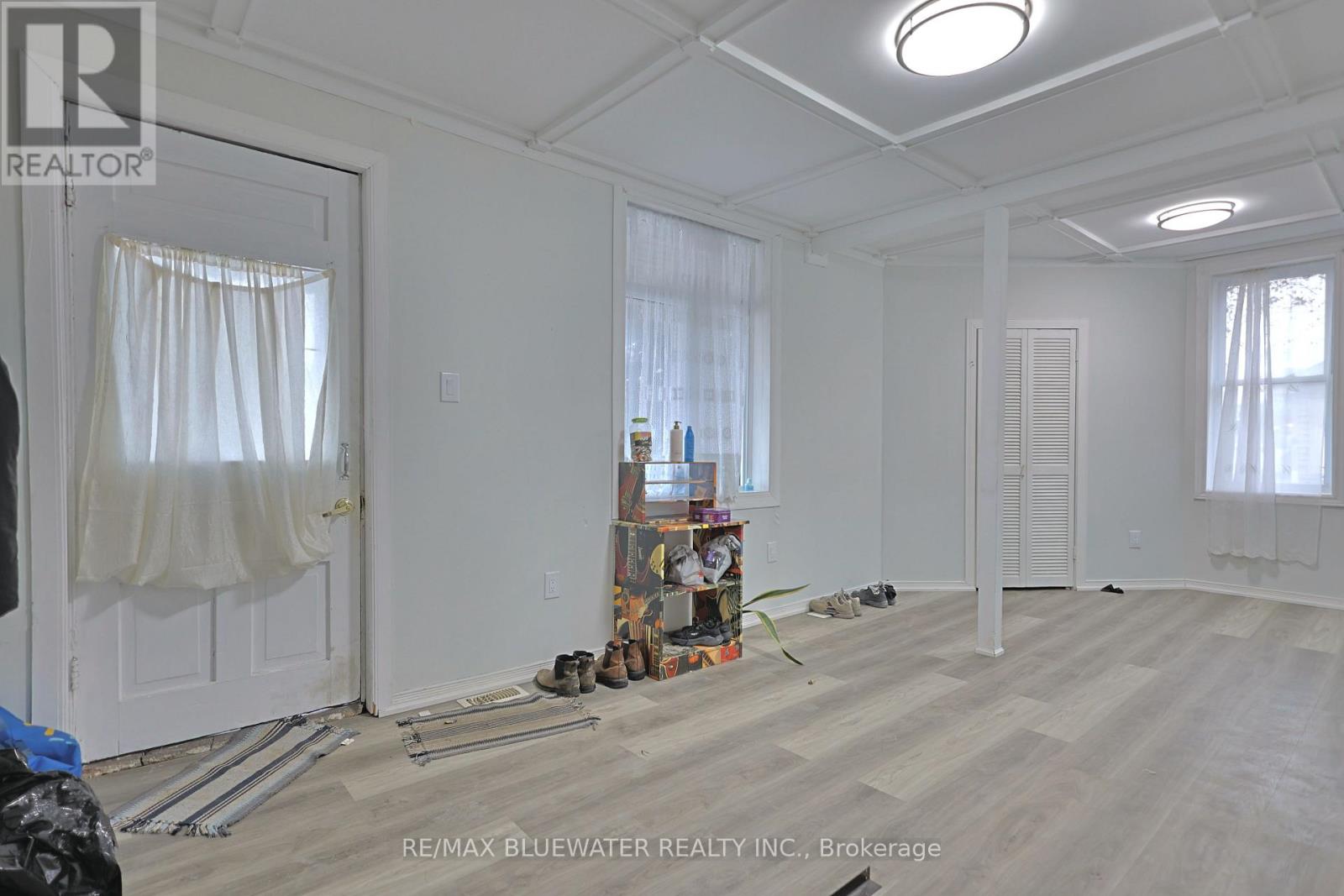 16-18 Ontario Street N, Lambton Shores, Ontario  N0M 1T0 - Photo 12 - X12714490