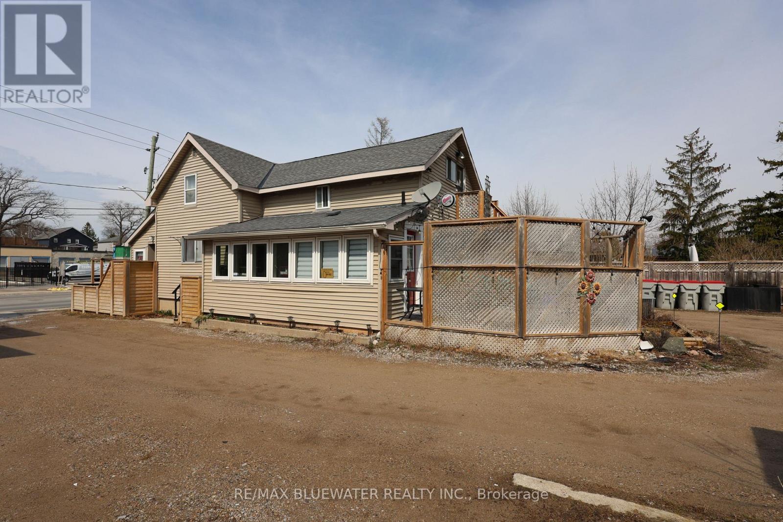 16-18 Ontario Street N, Lambton Shores, Ontario  N0M 1T0 - Photo 24 - X12714490