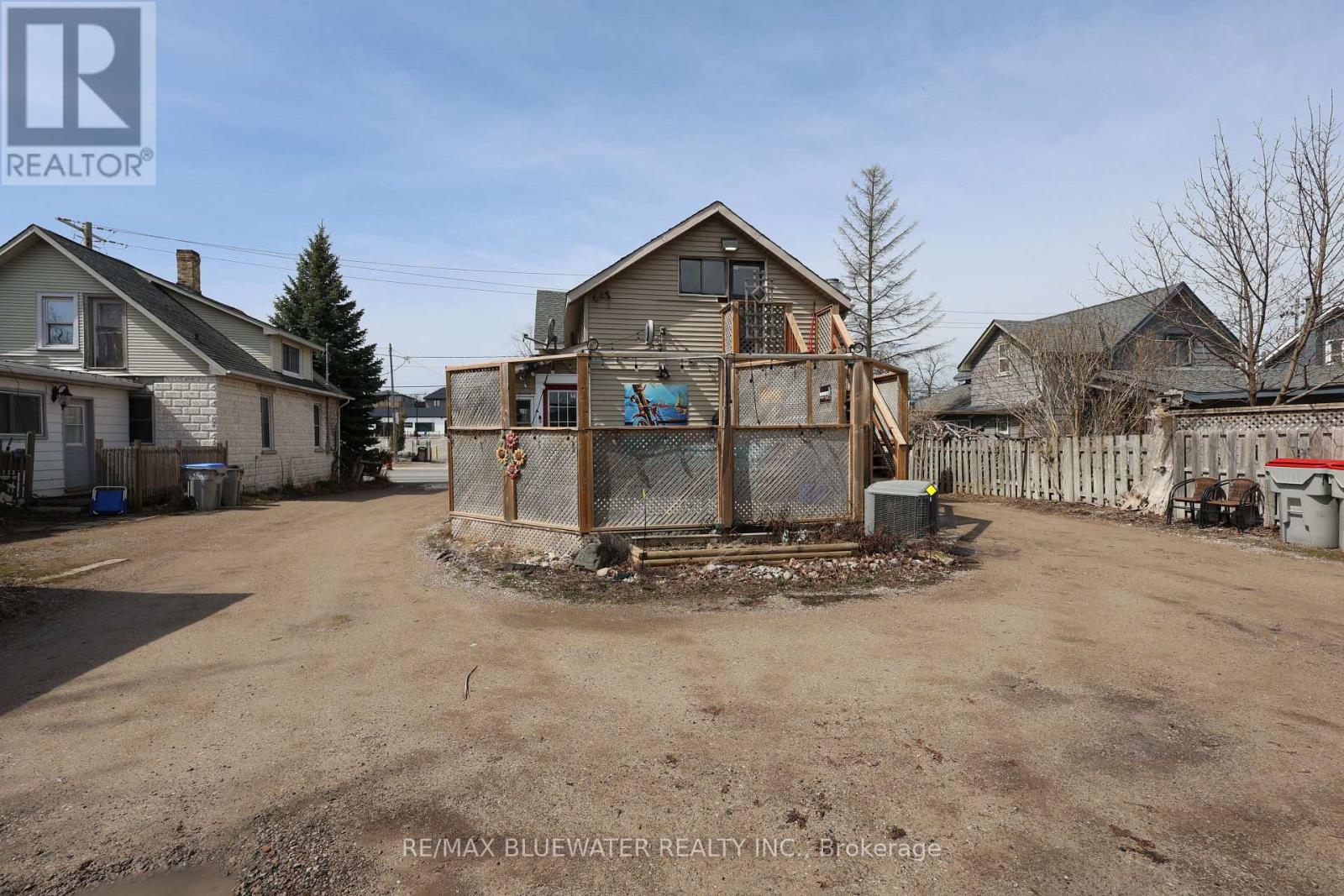 16-18 Ontario Street N, Lambton Shores, Ontario  N0M 1T0 - Photo 25 - X12714490