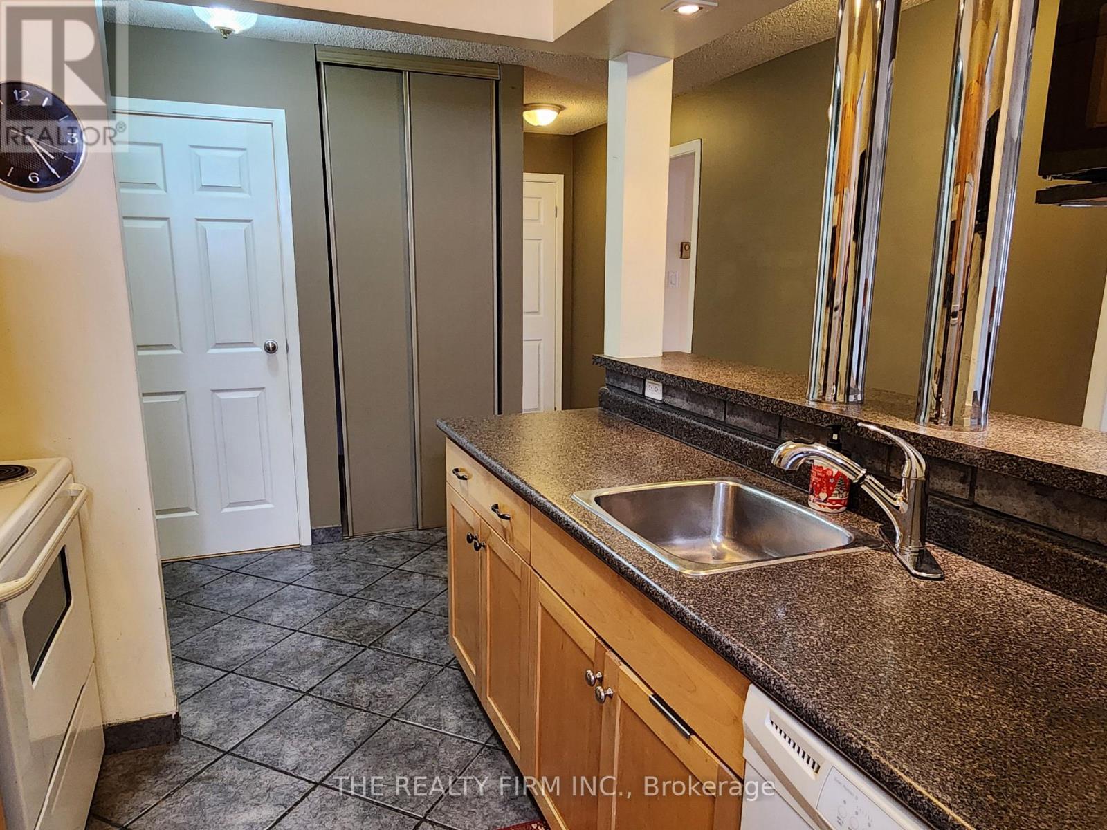 208 - 735 Deveron Crescent, London South, Ontario  N5Z 4X8 - Photo 7 - X12851888