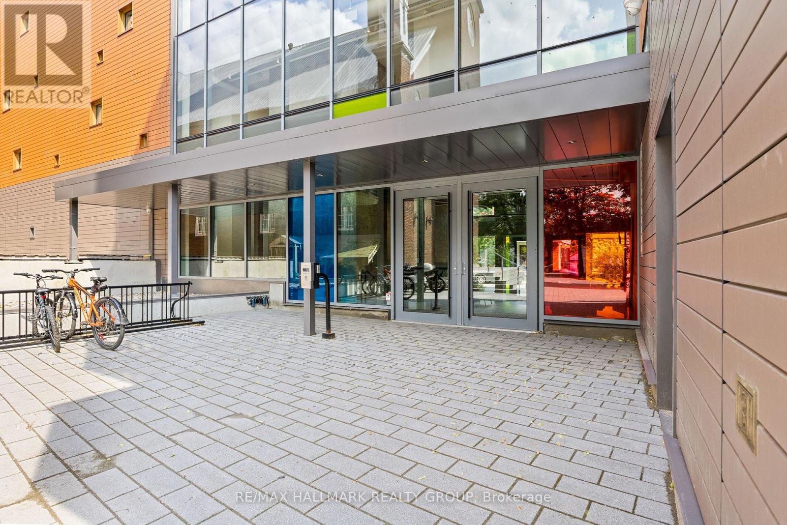 207 - 135 Barrette Street, Ottawa, Ontario  K1L 7Z9 - Photo 2 - X12860398