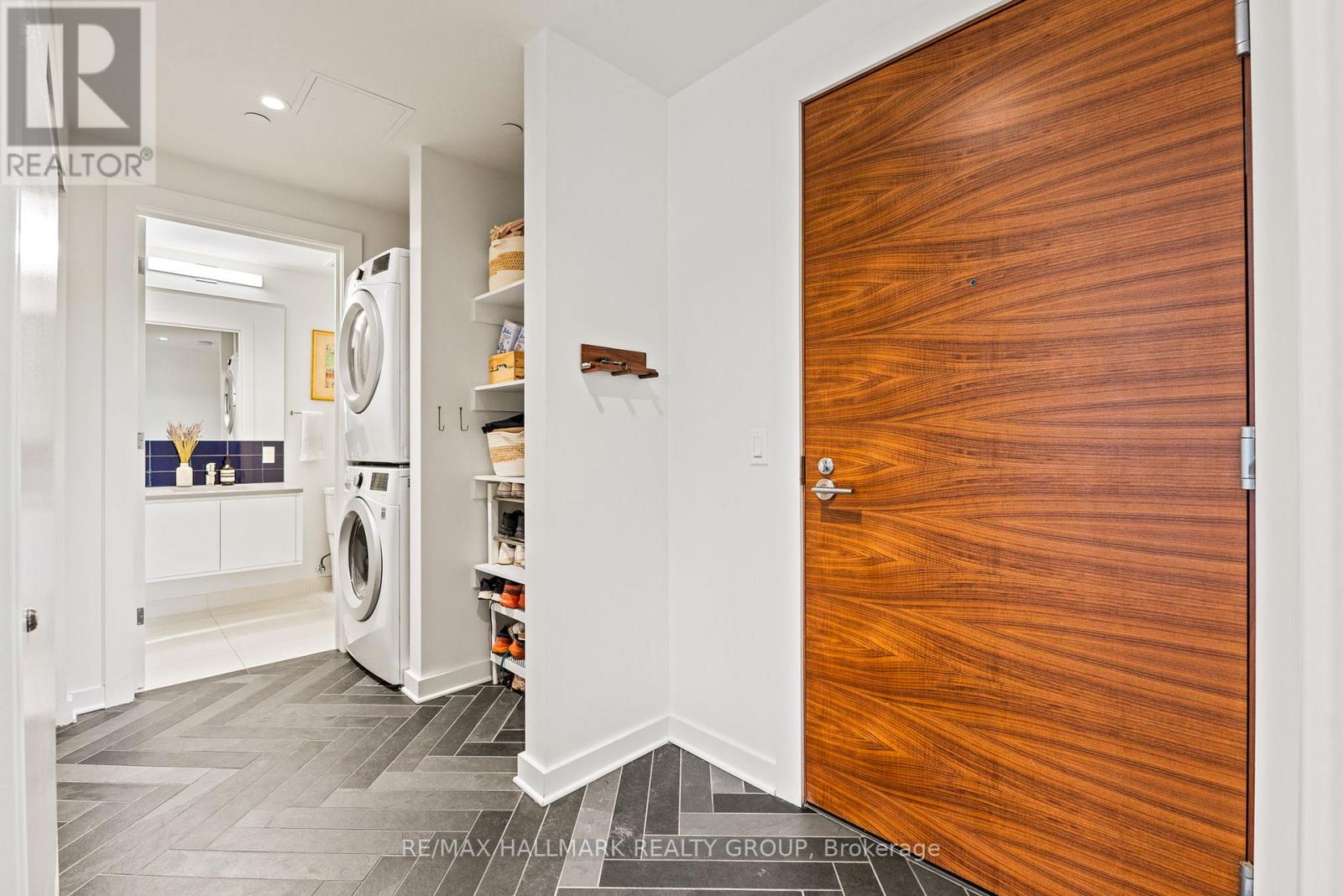 207 - 135 Barrette Street, Ottawa, Ontario  K1L 7Z9 - Photo 4 - X12860398