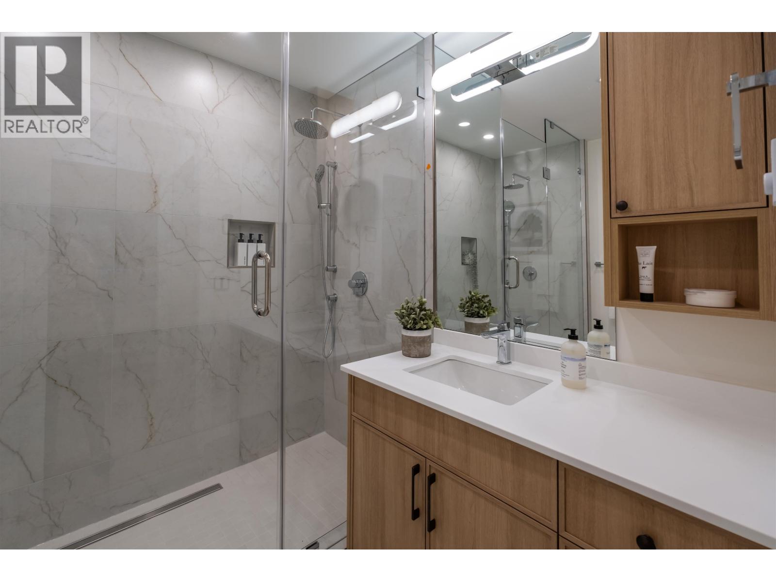 3350 Cobblestone Avenue, Vancouver, British Columbia V5S 4S4 - Photo 12 - R3105093