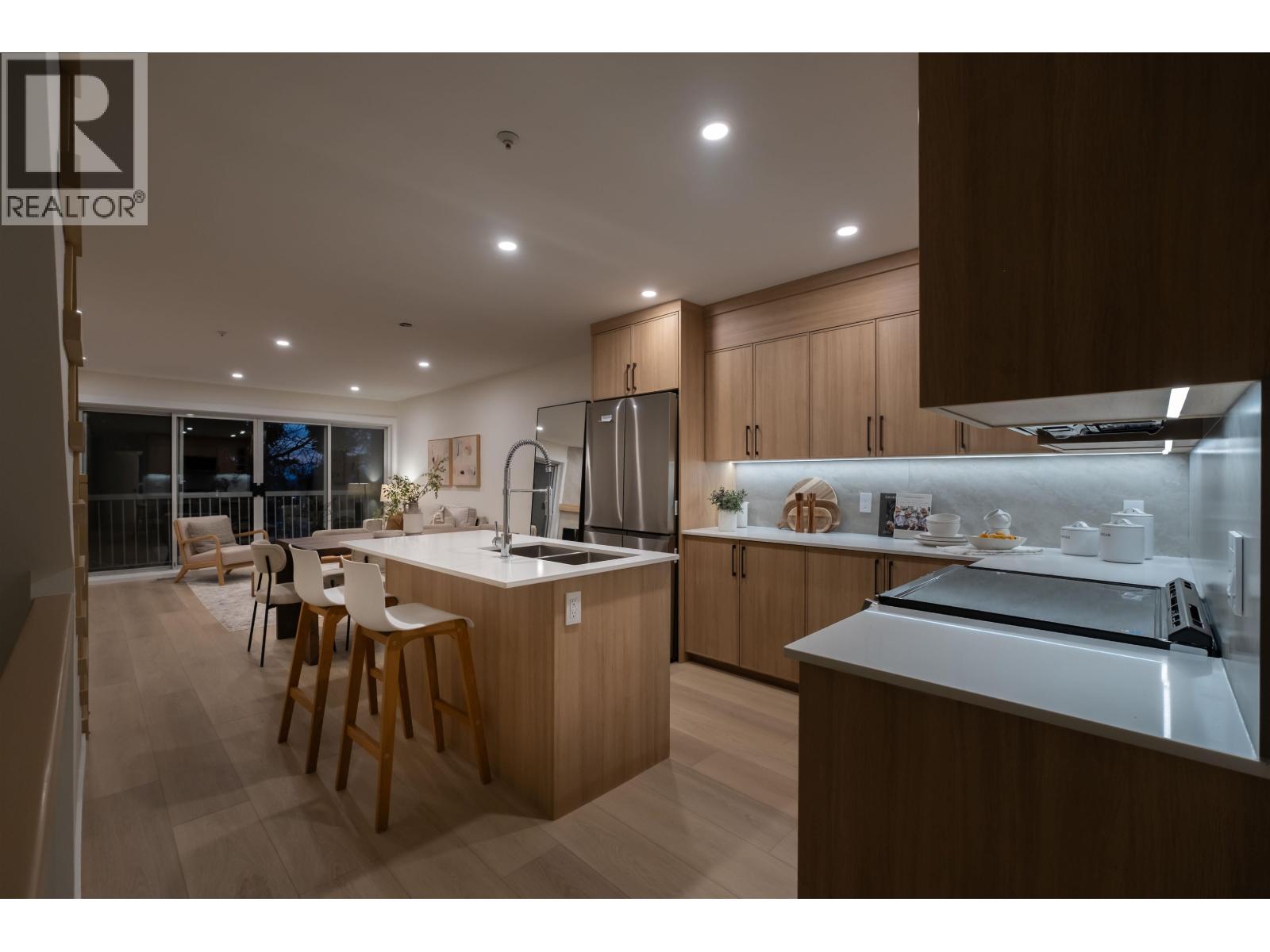 3350 Cobblestone Avenue, Vancouver, British Columbia V5S 4S4 - Photo 6 - R3105093