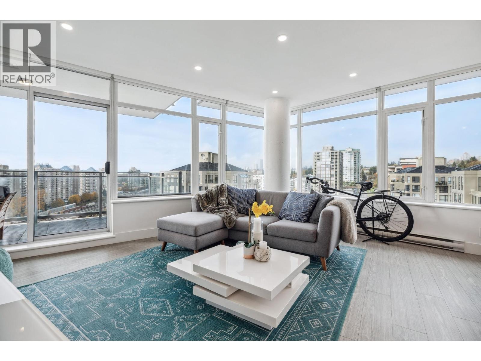 1908 898 Carnarvon Street, New Westminster, British Columbia  V3M 0C3 - Photo 2 - R3105429