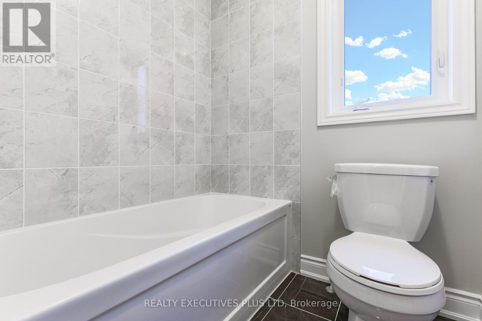 15 Venture Way, Thorold, Ontario  L2V 0G9 - Photo 27 - X12526646