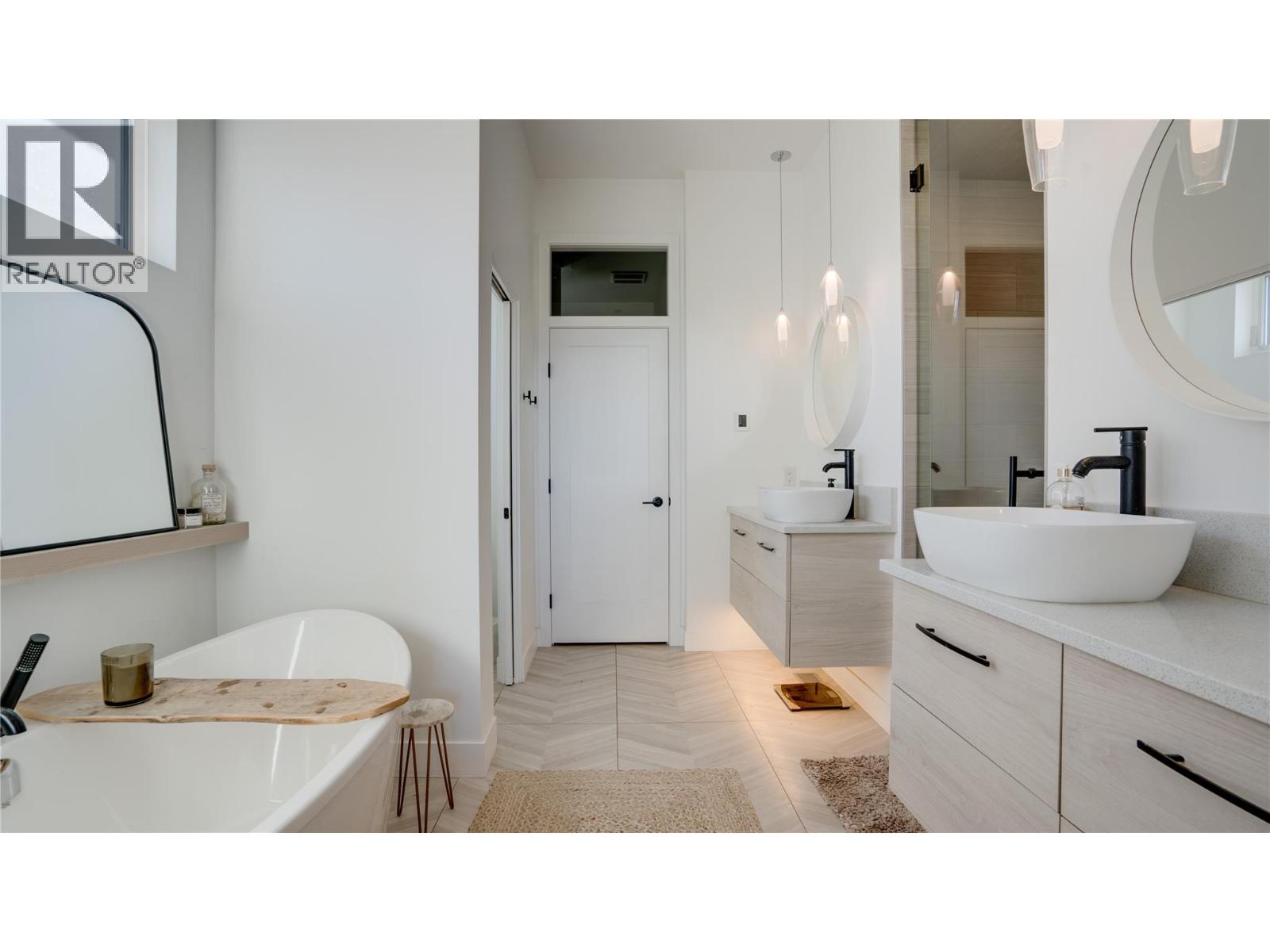 1220 Ponds Avenue Kelowna, BC V1W5N1_28