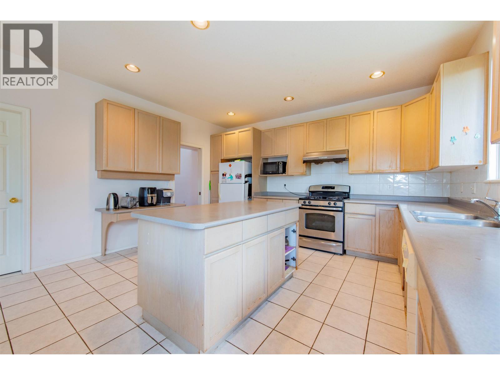 1645 Pinetree Way, Coquitlam, British Columbia  V3E 3B7 - Photo 10 - R3105411