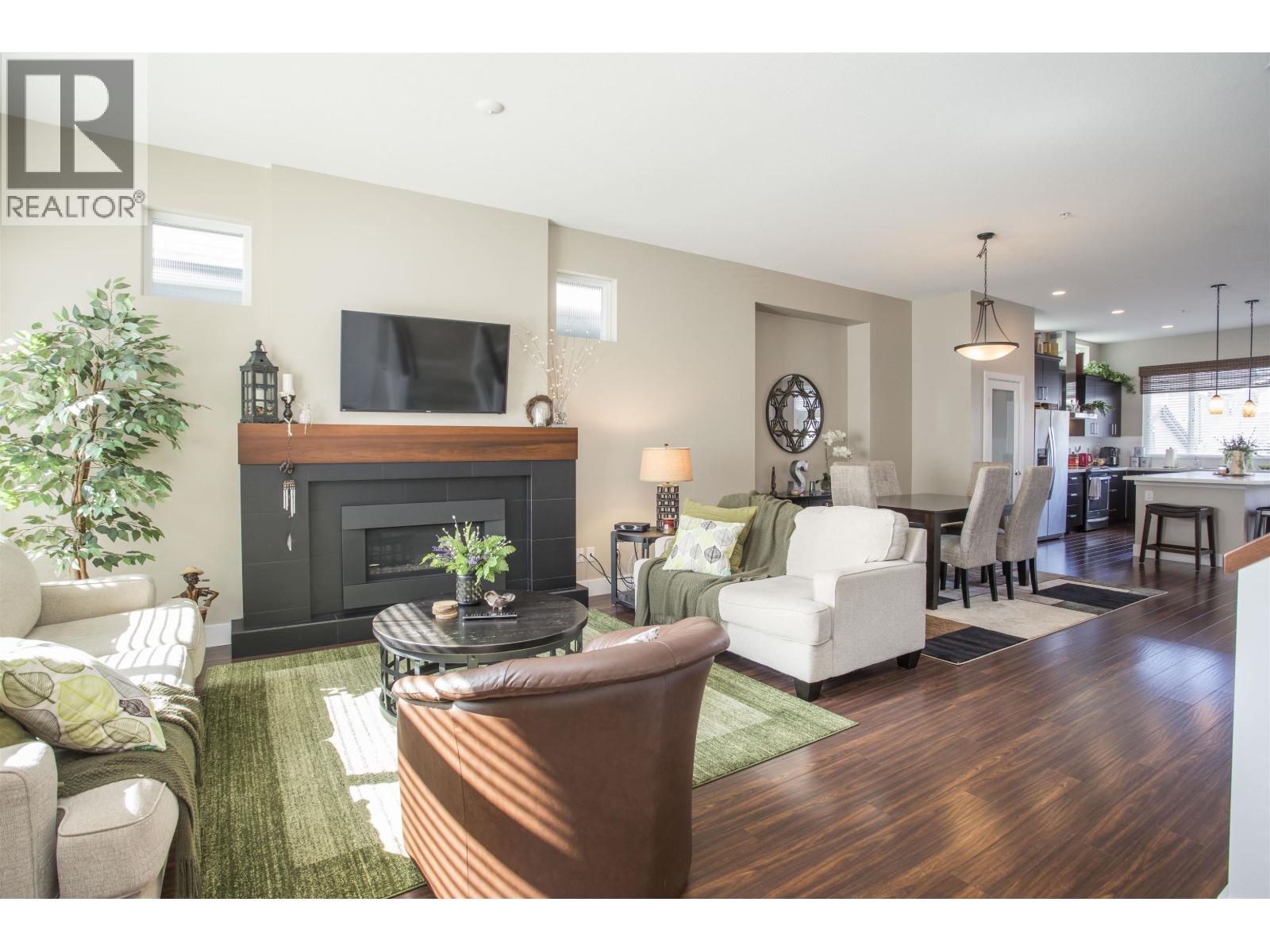 10497 Robertson Street, Maple Ridge, British Columbia  V2W 0H8 - Photo 2 - R3105420