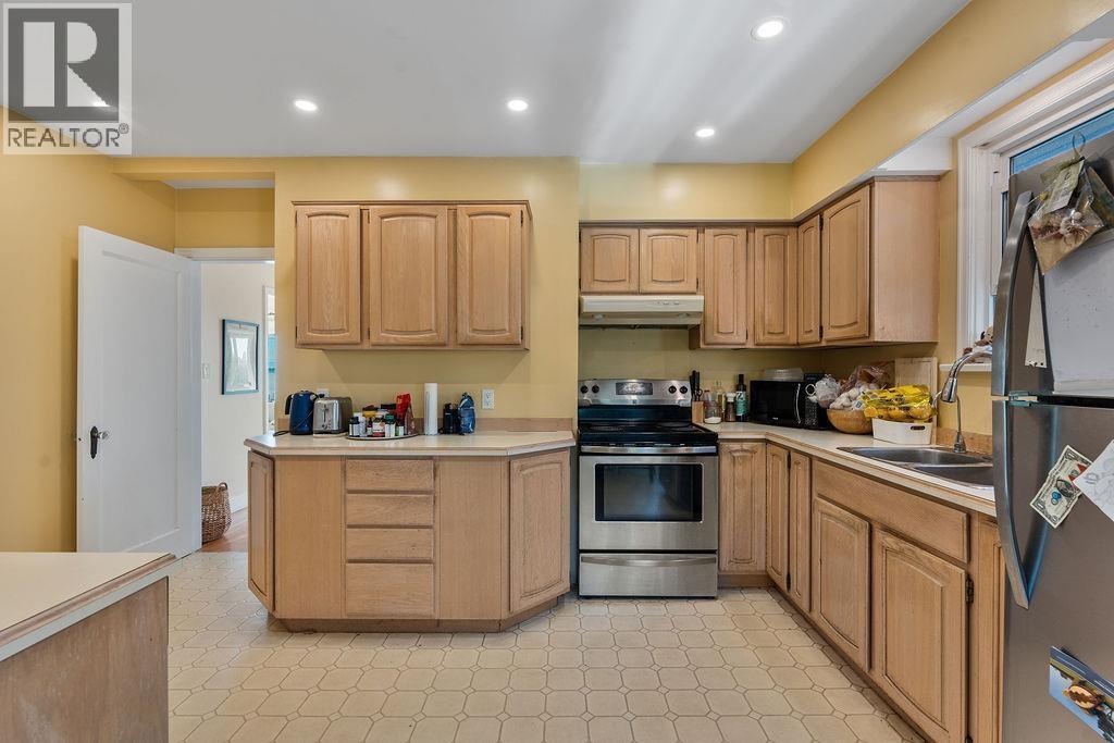 231 E Eighth Avenue, New Westminster, British Columbia  V3L 4K3 - Photo 13 - R3105421