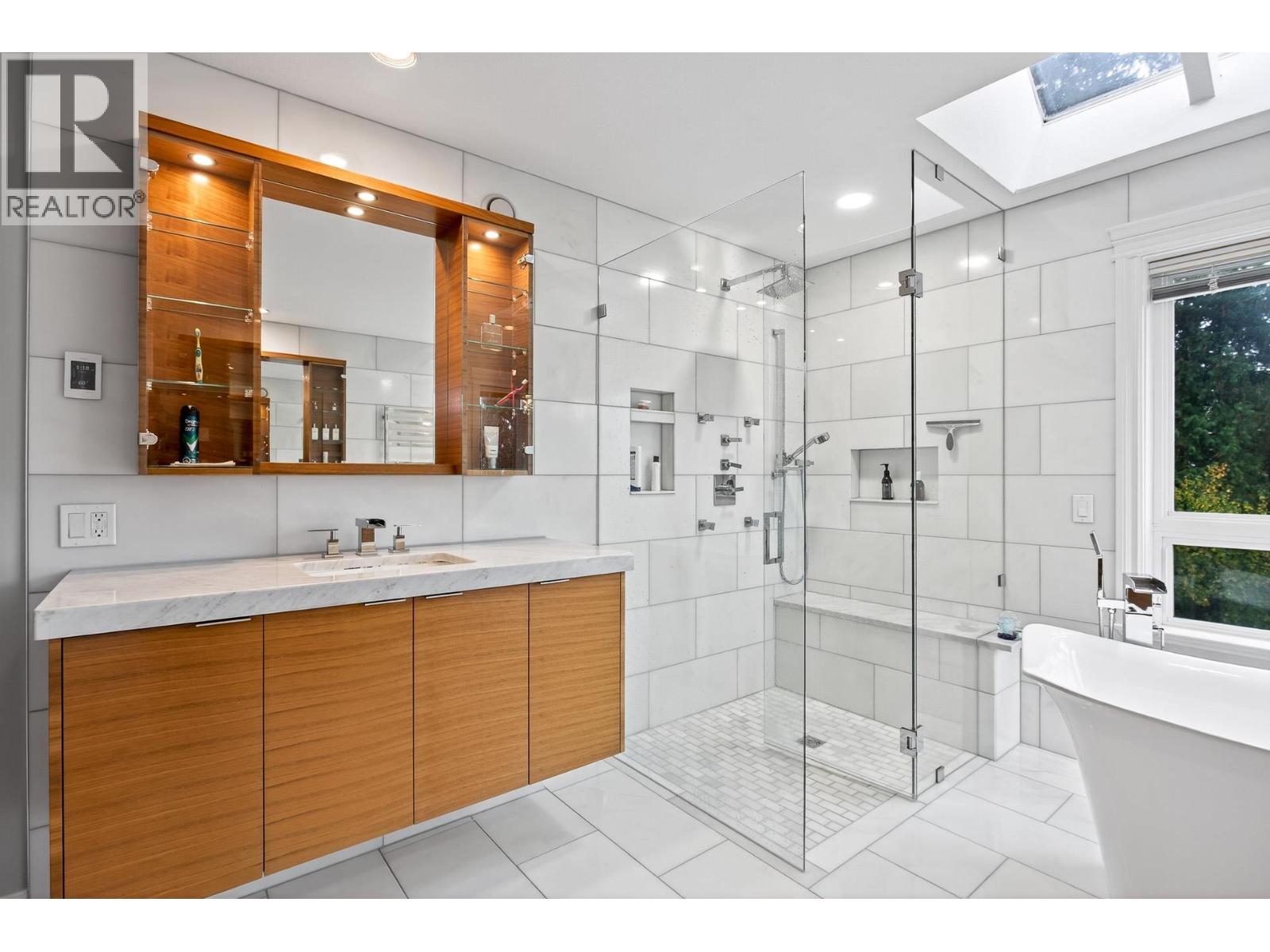 1411 Madrona Place, Coquitlam, British Columbia  V3E 2S5 - Photo 24 - R3105443