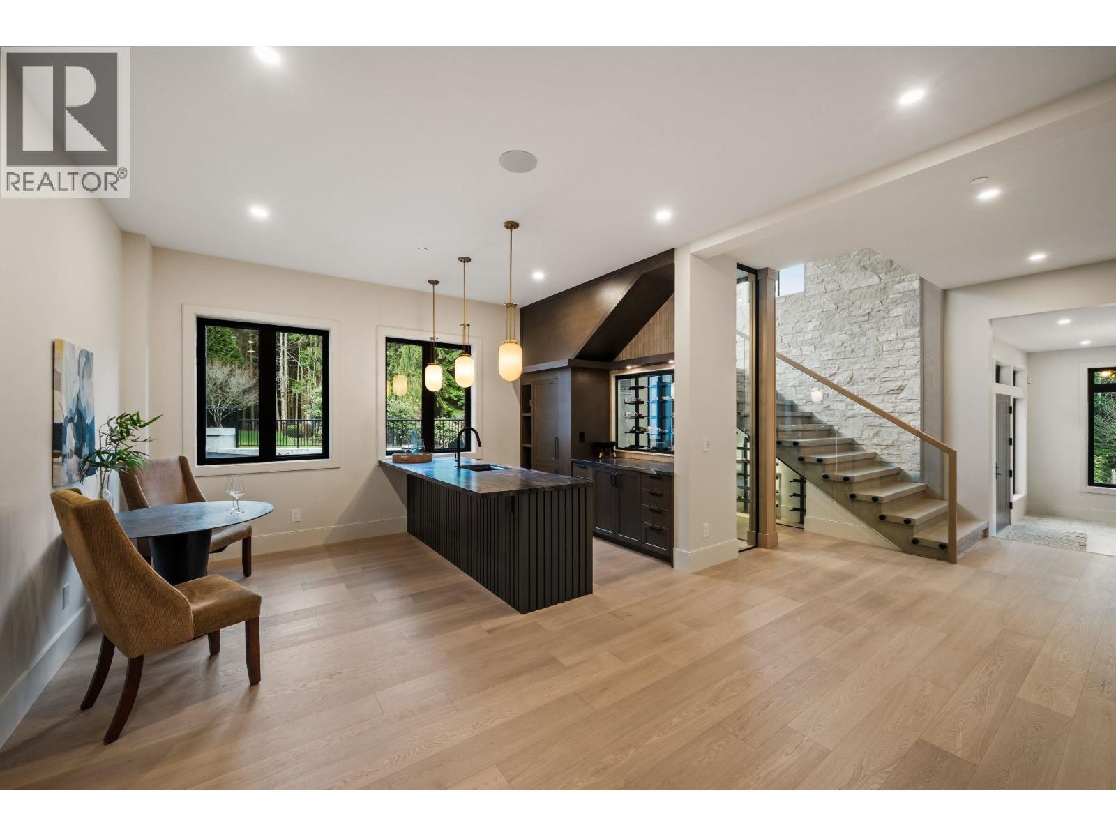 135 Oak Court, Anmore, British Columbia  V3H 4W9 - Photo 11 - R3105458