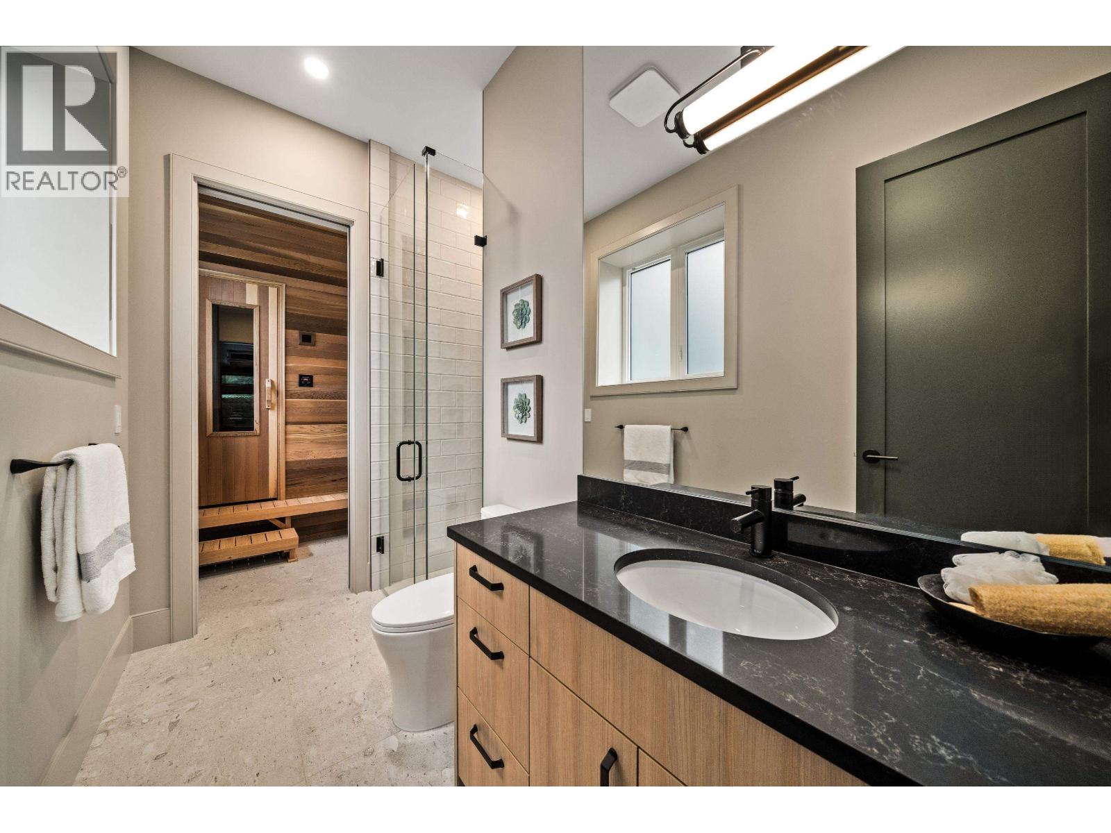 135 Oak Court, Anmore, British Columbia  V3H 4W9 - Photo 5 - R3105458