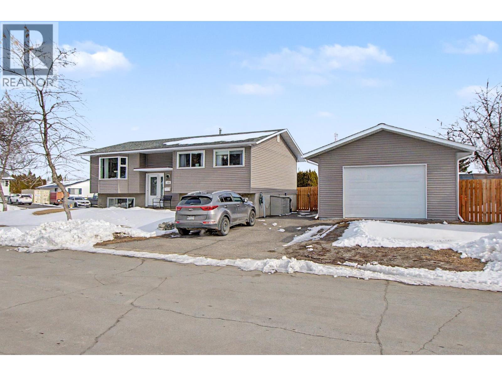 3952 ENEMARK CRESCENT, Prince George, British Columbia