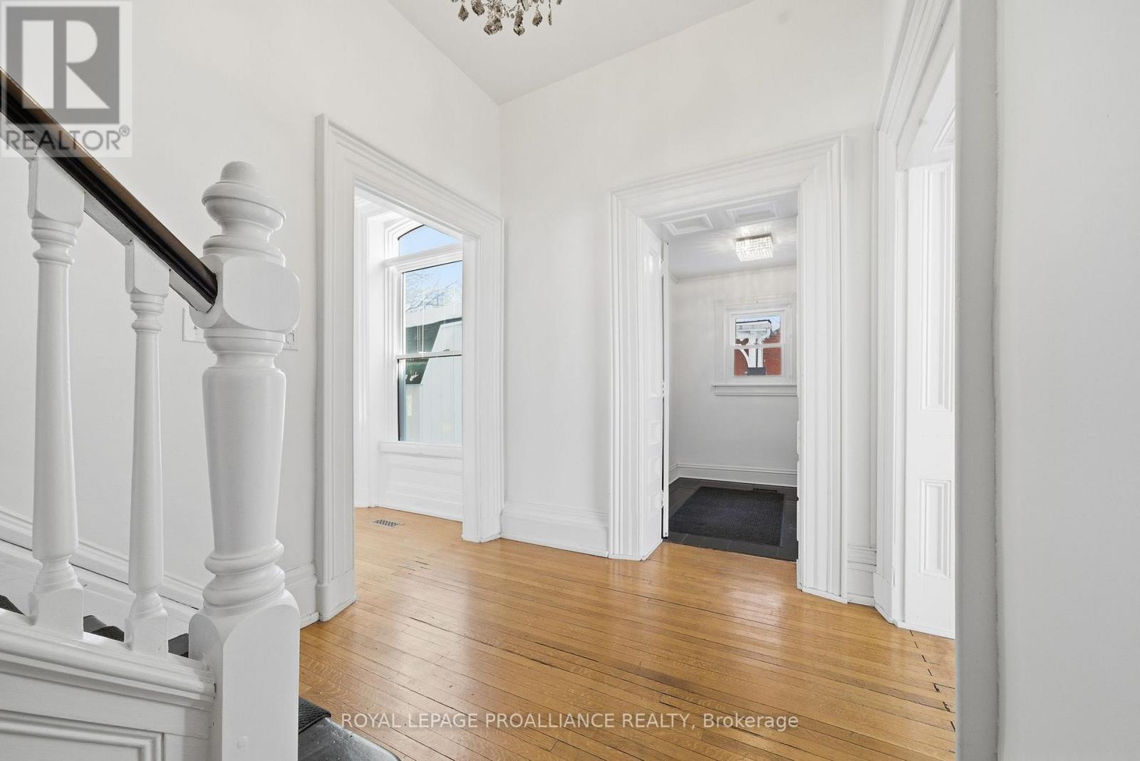 219 Charles Street, Belleville, Ontario  K8N 3M3 - Photo 12 - X12940882