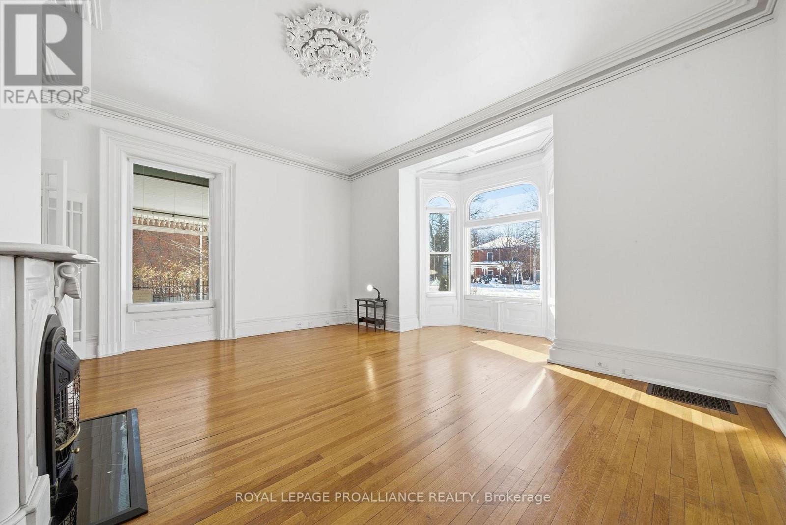 219 Charles Street, Belleville, Ontario  K8N 3M3 - Photo 17 - X12940882