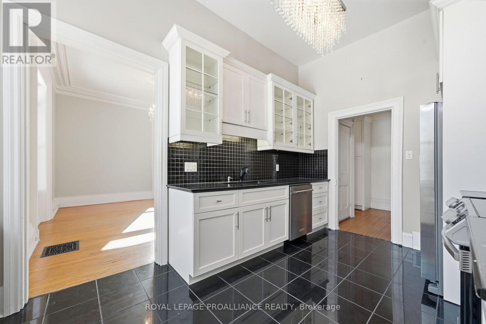 219 Charles Street, Belleville, Ontario  K8N 3M3 - Photo 28 - X12940882