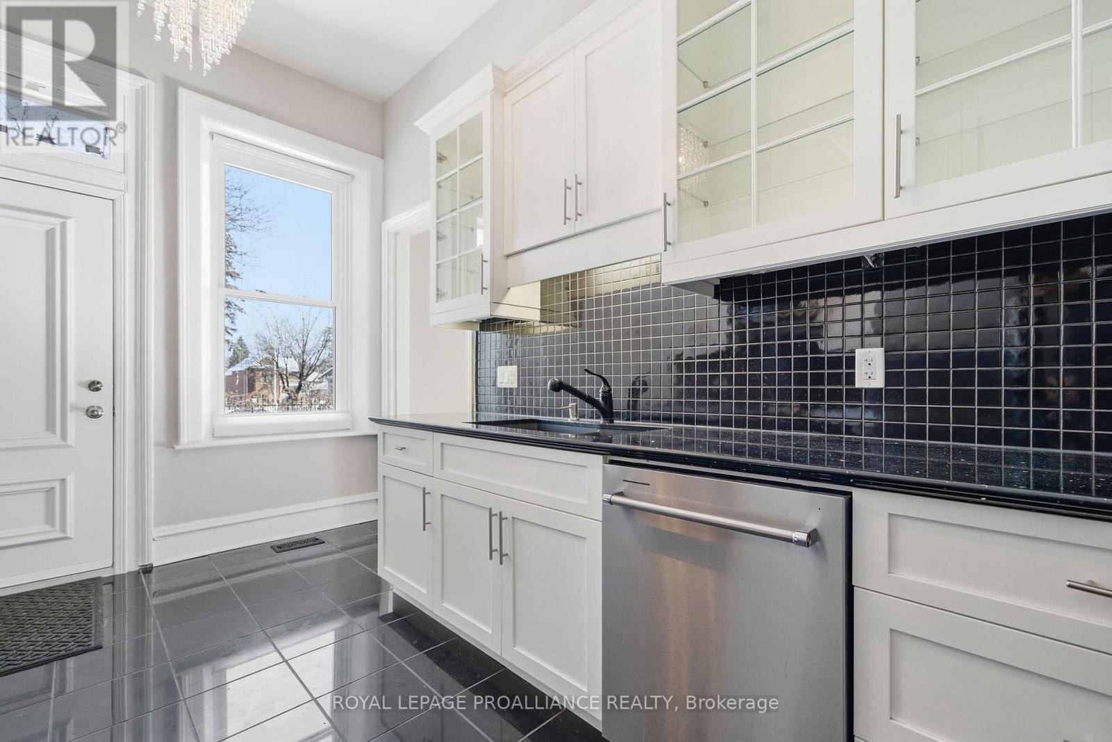 219 Charles Street, Belleville, Ontario  K8N 3M3 - Photo 30 - X12940882