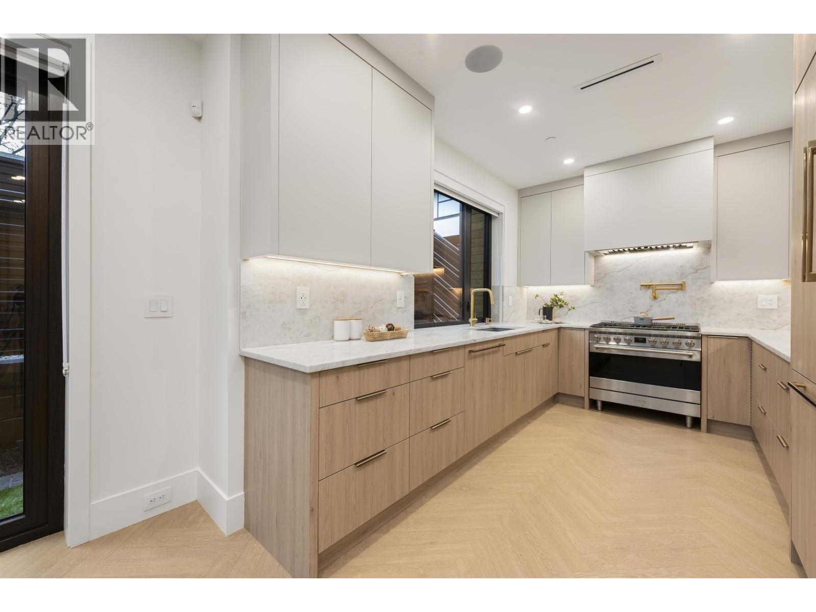 2 3393 Victoria Drive, Vancouver, British Columbia  V5N 4M3 - Photo 10 - R3104869