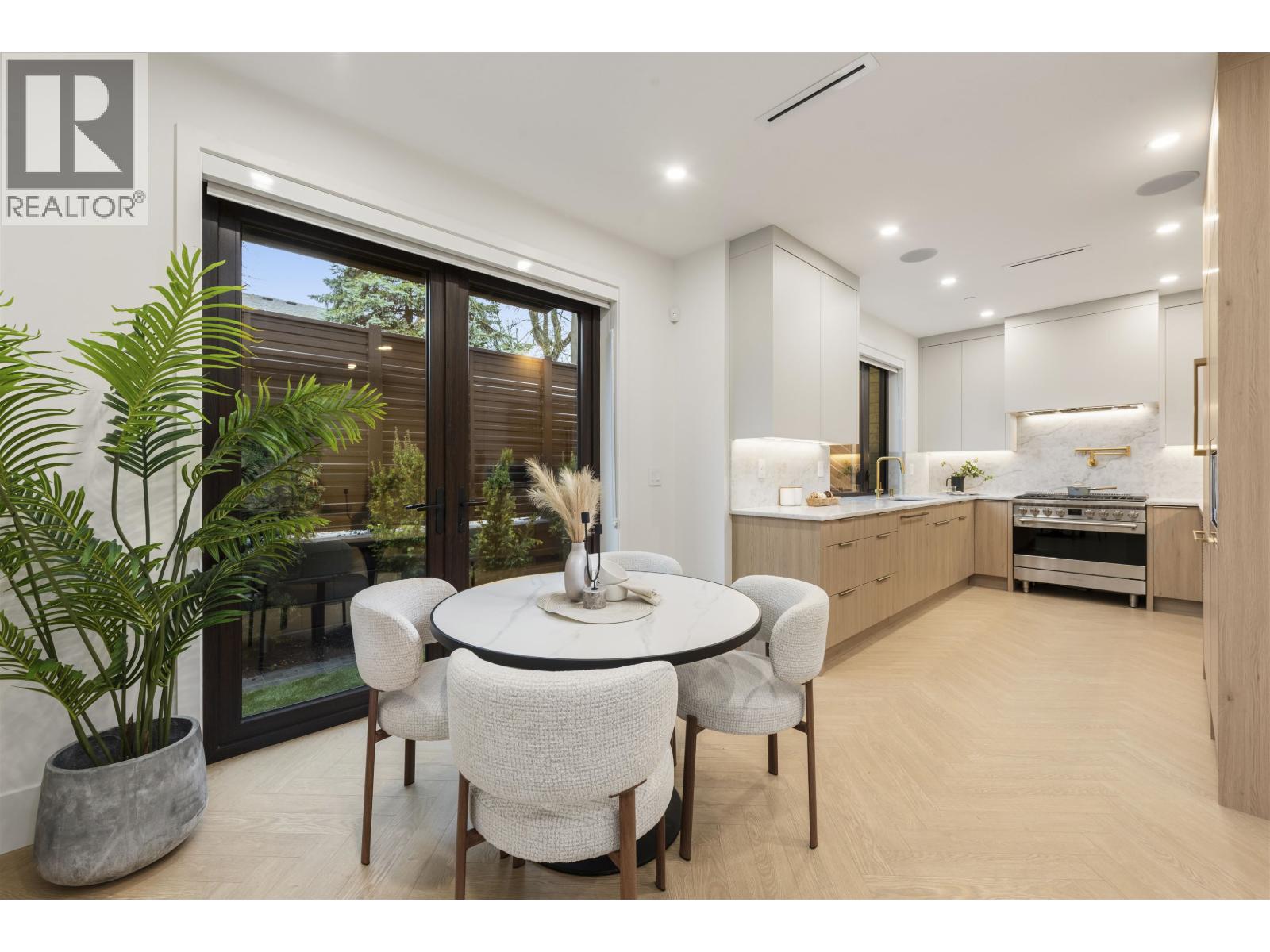 2 3393 Victoria Drive, Vancouver, British Columbia  V5N 4M3 - Photo 6 - R3104869