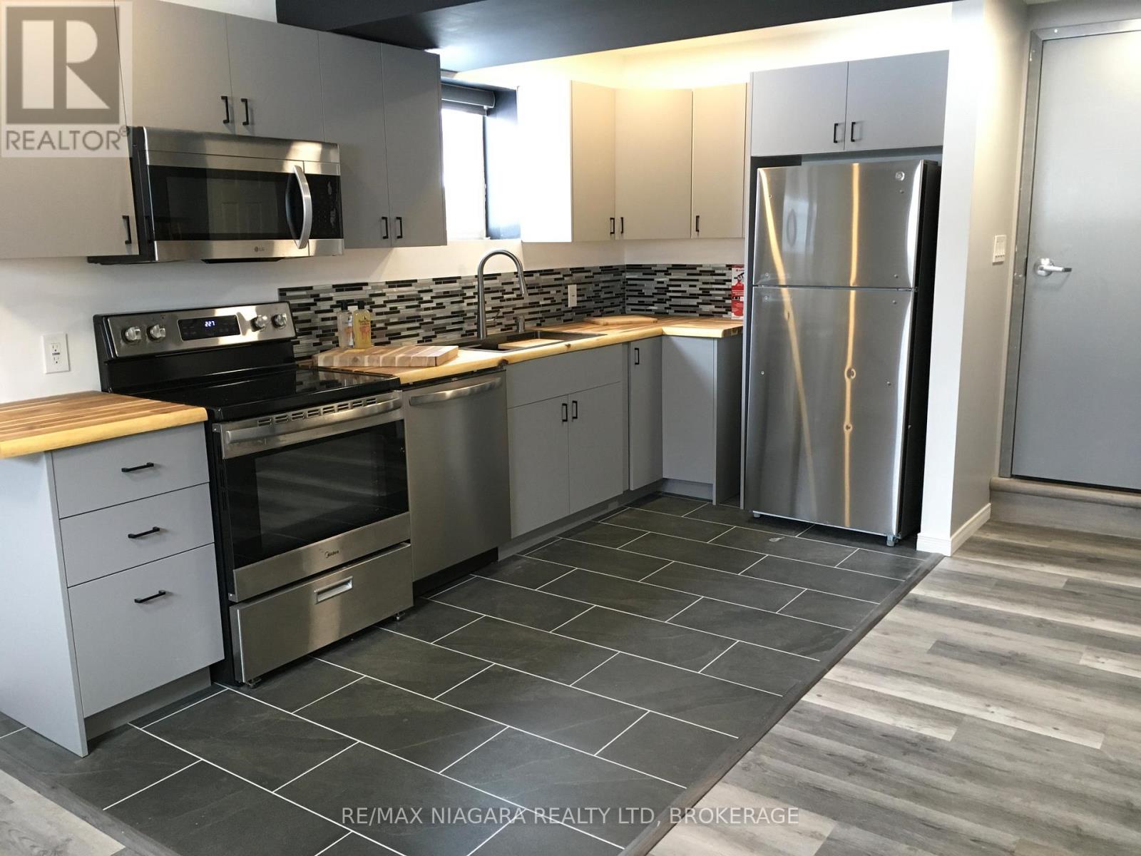 7701 Cortina Crescent, Niagara Falls, Ontario  L2H 3B4 - Photo 4 - X12940370