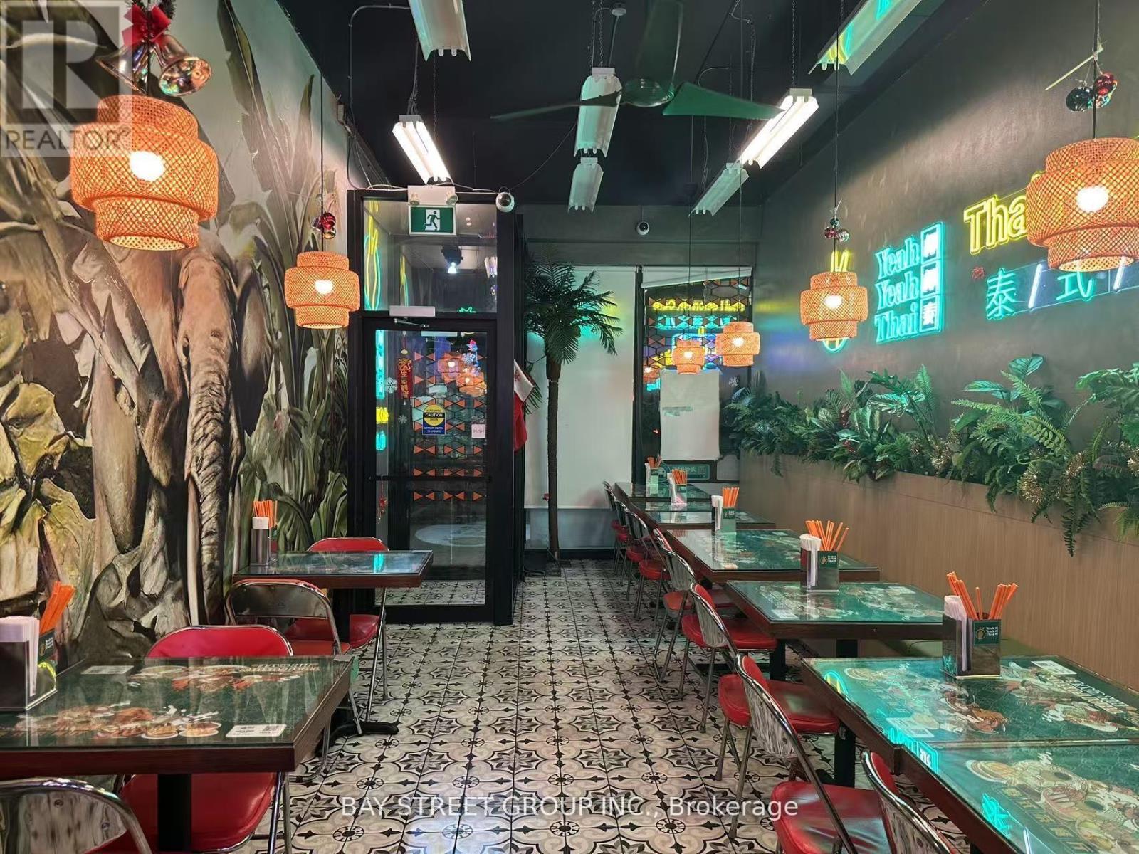 382 Spadina Avenue, Toronto, Ontario  M5T 2G5 - Photo 3 - C12940944