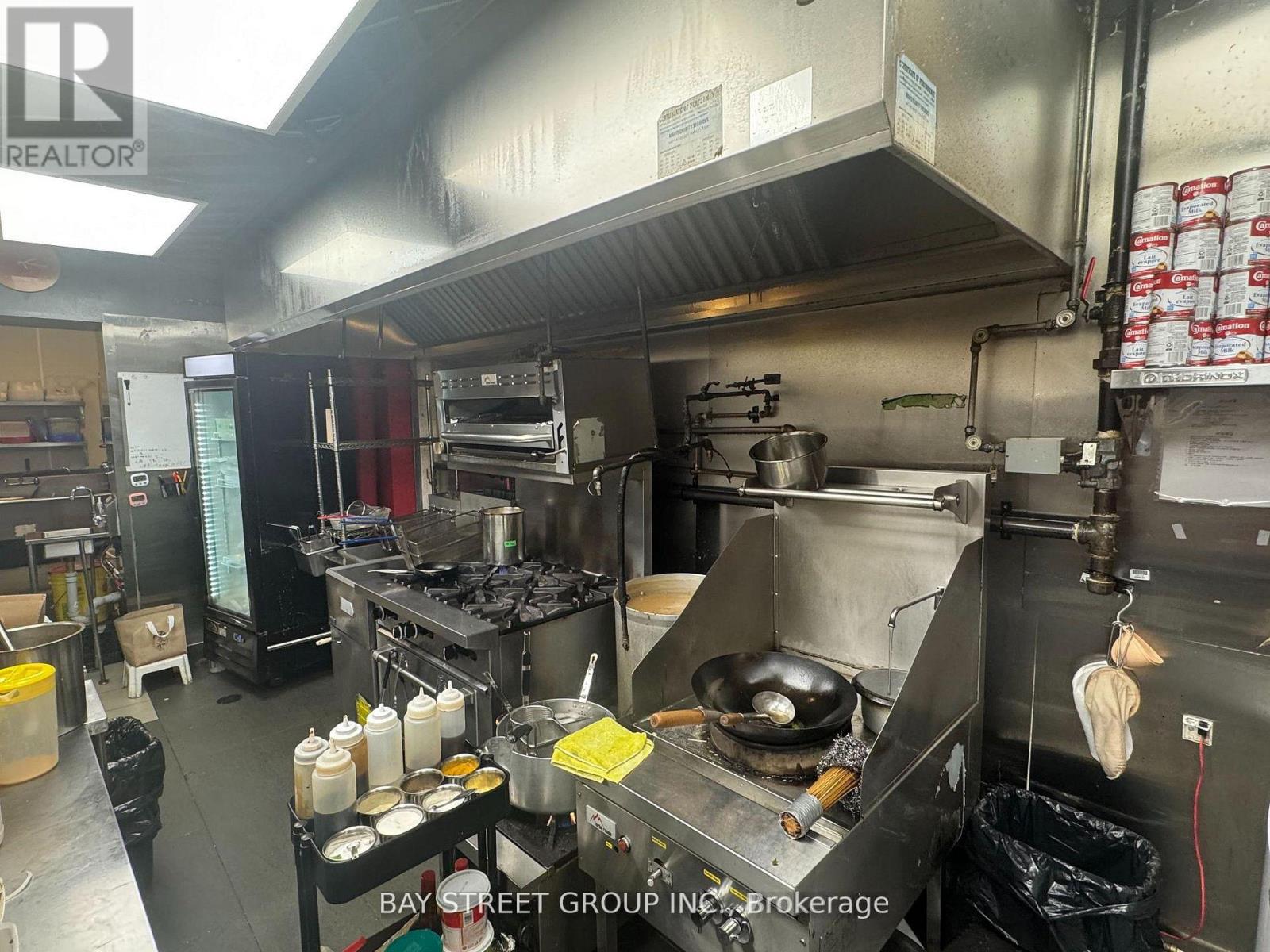 382 Spadina Avenue, Toronto, Ontario  M5T 2G5 - Photo 6 - C12940944