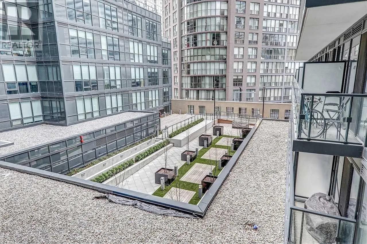 402 - 955 Bay Street, Toronto, Ontario  M5S 0C6 - Photo 10 - C12940968