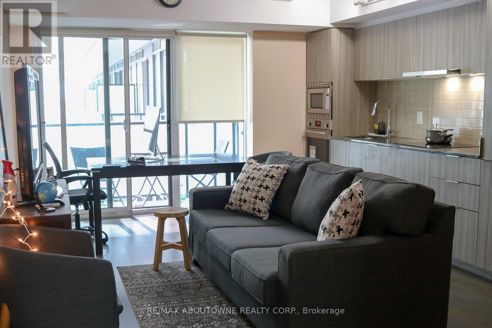 402 - 955 Bay Street, Toronto, Ontario  M5S 0C6 - Photo 11 - C12940968