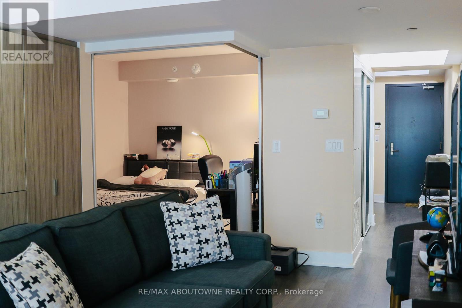 402 - 955 Bay Street, Toronto, Ontario  M5S 0C6 - Photo 13 - C12940968