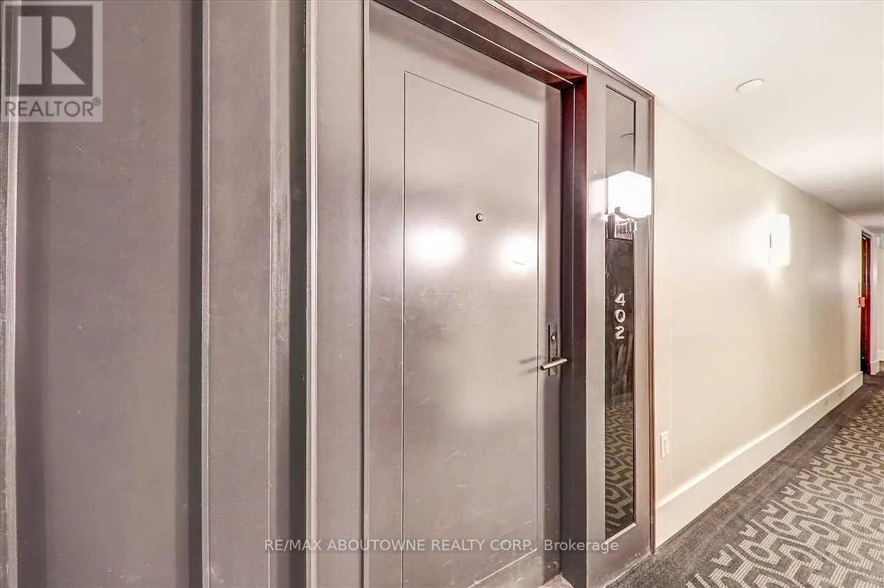 402 - 955 Bay Street, Toronto, Ontario  M5S 0C6 - Photo 2 - C12940968