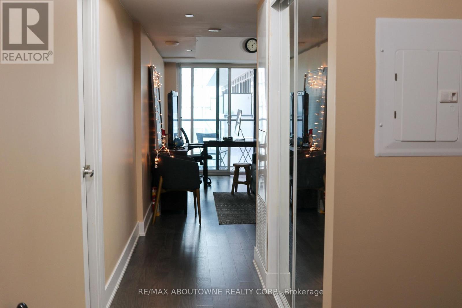 402 - 955 Bay Street, Toronto, Ontario  M5S 0C6 - Photo 6 - C12940968