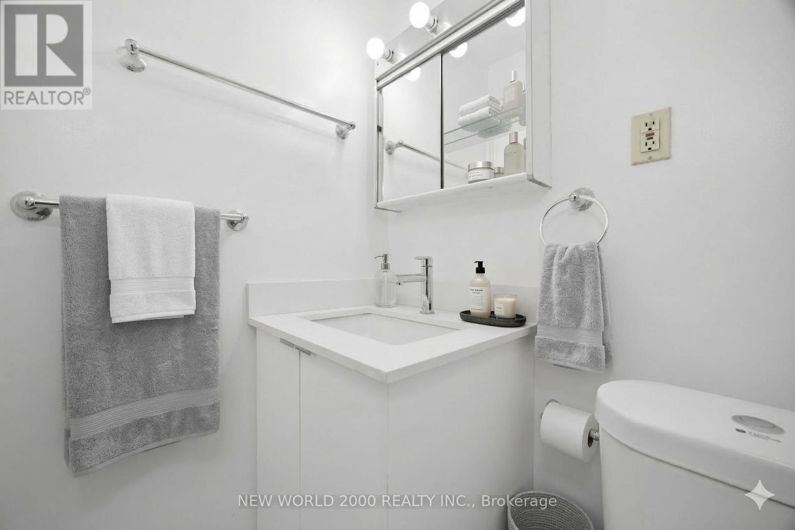 607 - 88 Bernard Avenue, Toronto, Ontario  M5R 1R7 - Photo 3 - C12940978